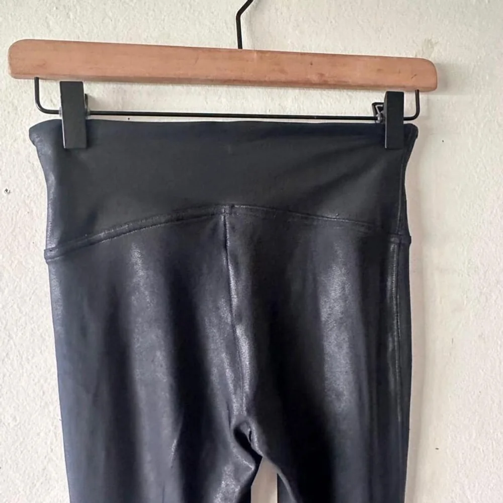 SPANX Faux Leather High-Waist Leggings Black Shaping Fit Holiday & Winter - Picture 5 of 8